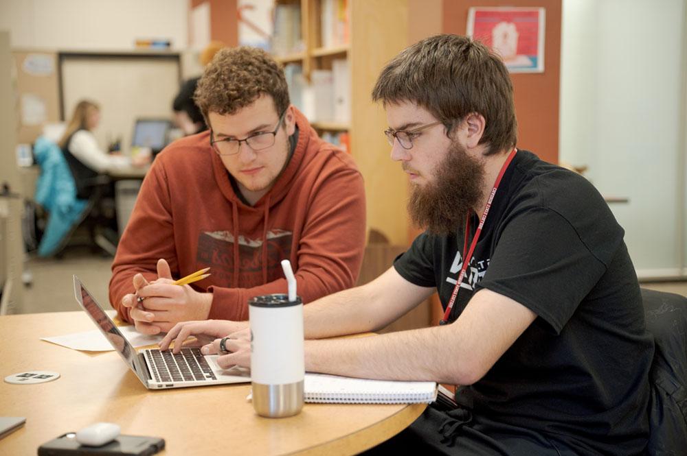 Students working in the Learning Lab